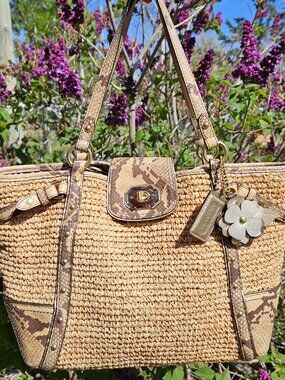 Coach Turn Lock Natural Straw Leather Trim Tote/Shoulder Bag Purse Charms & Gem